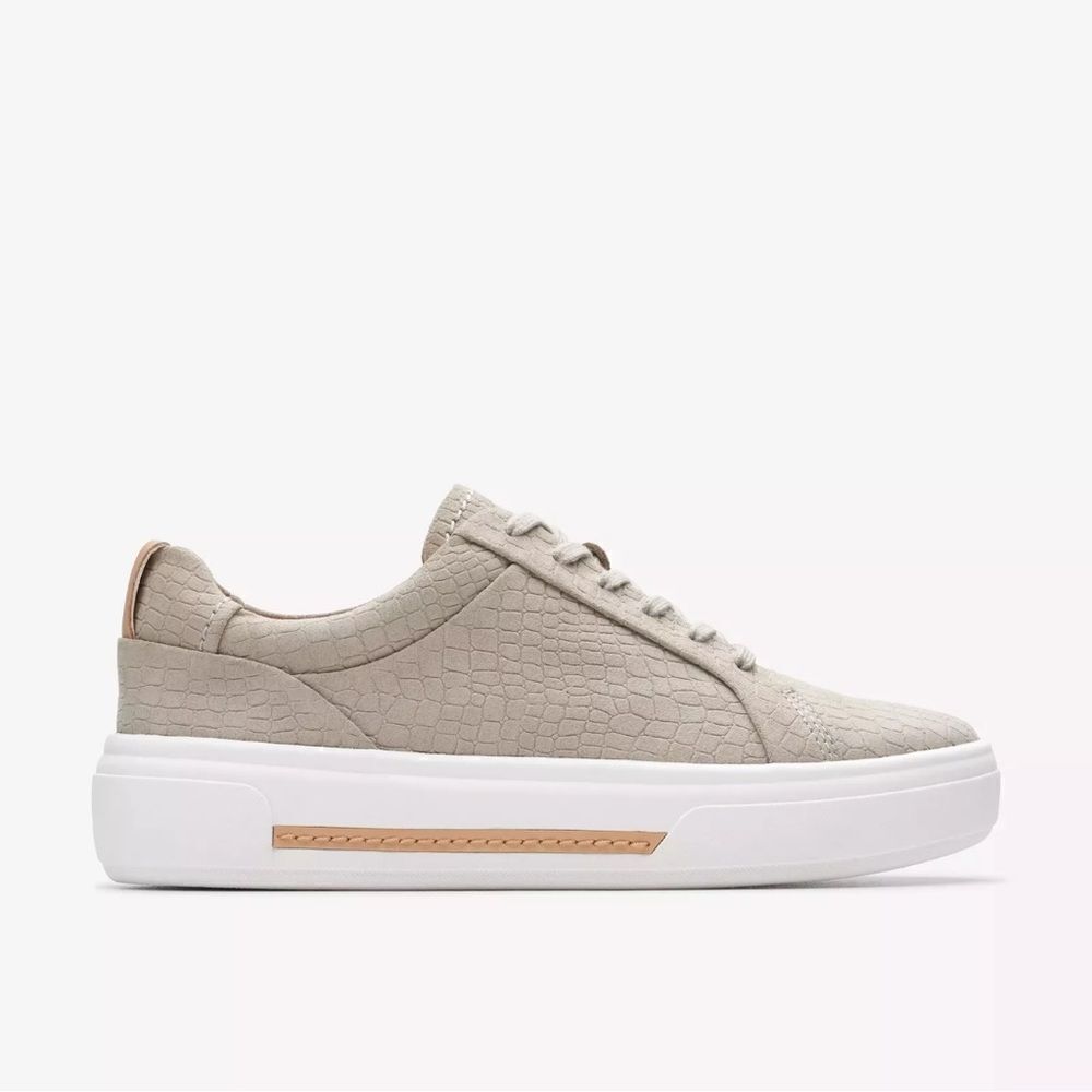 Clarks Women’s Hollyhock Walk Stone Interest.‎ Size 7. NWOB.